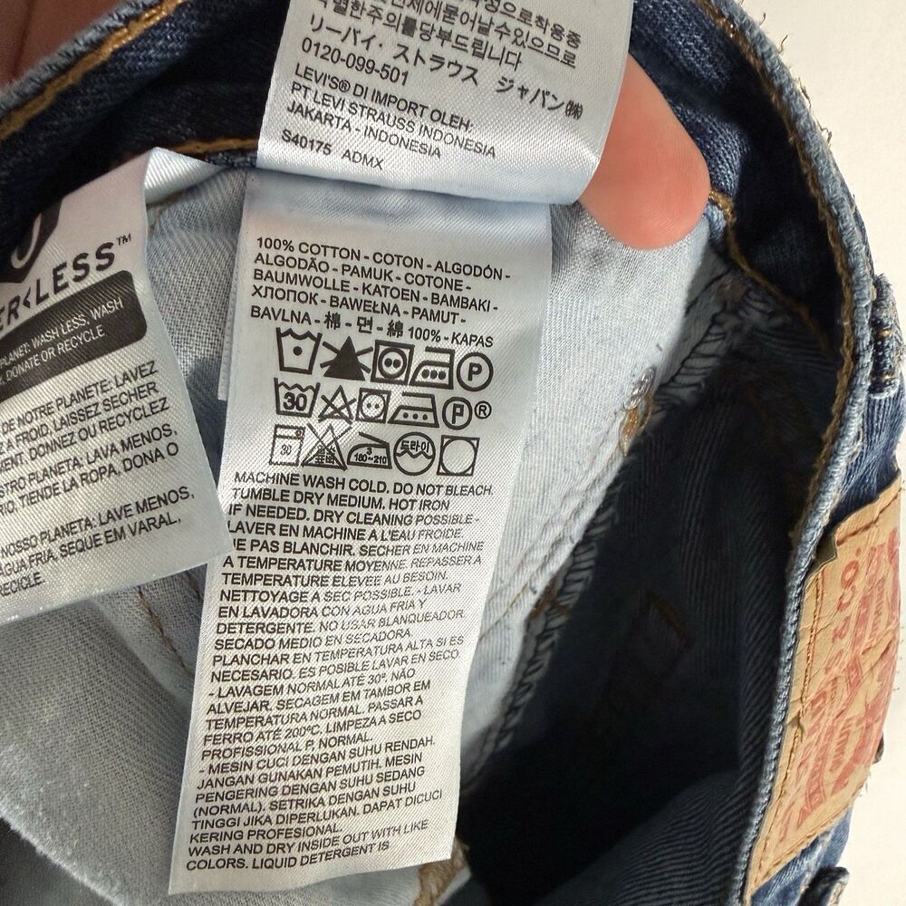 Levis 505 Jeans Men's 46x32 Medium Wash Blue Denim 5 Pocket Tapered Cotton Blend - Picture 11 of 12
